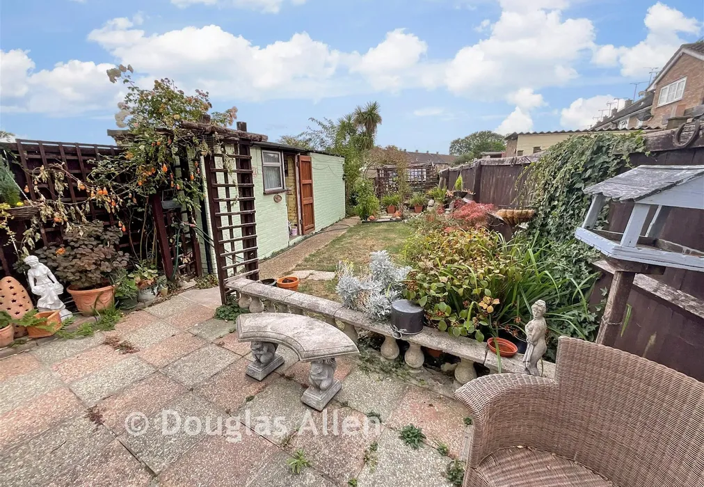Rear Garden - Ardleigh, Basildon, Essex - Wards of Kent
