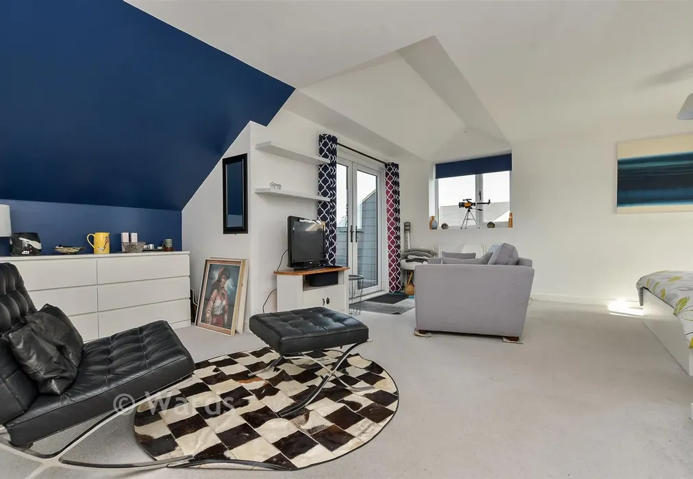 Bedroom 1 - Epple Bay Avenue, Birchington, Kent - Wards of Kent