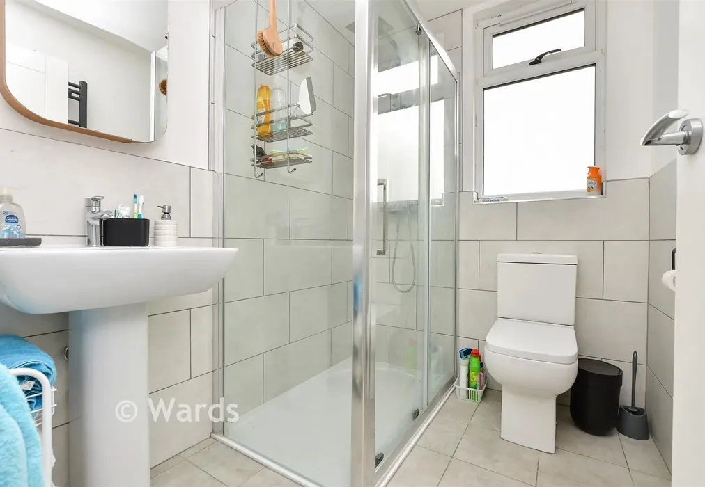 Shower Room - Epple Bay Avenue, Birchington, Kent - Wards of Kent
