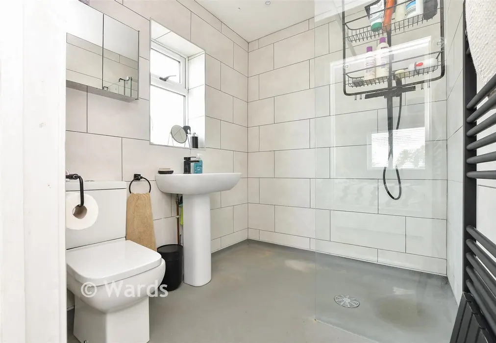 En-Suite Shower Room - Epple Bay Avenue, Birchington, Kent - Wards of Kent
