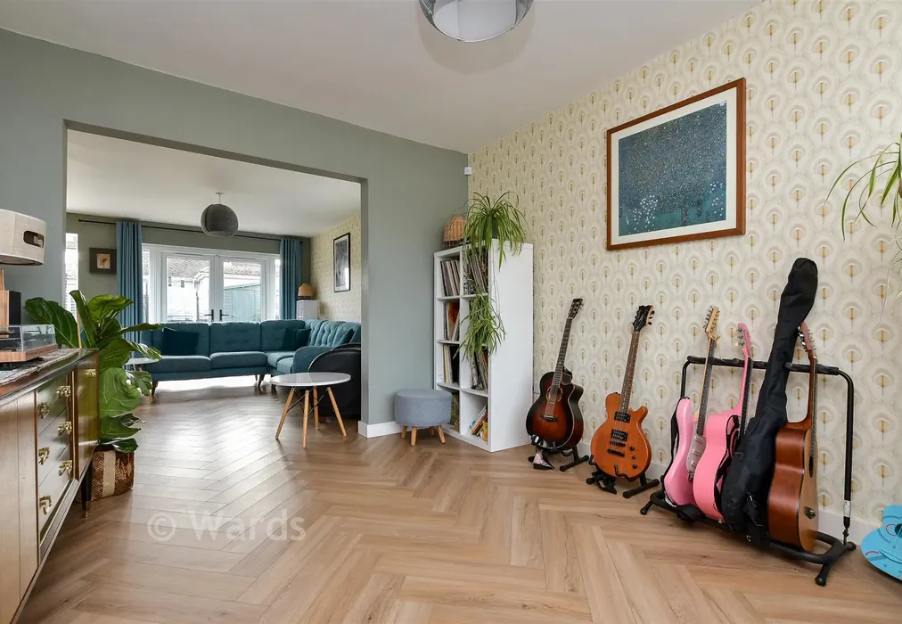 Lounge - Epple Bay Avenue, Birchington, Kent - Wards of Kent