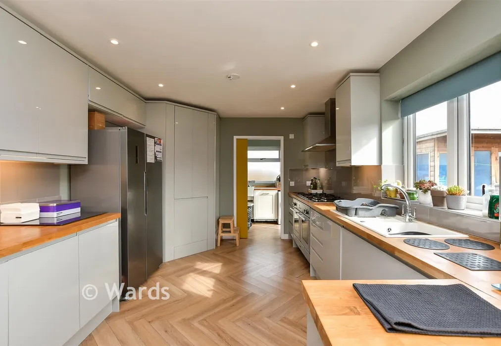 Kitchen - Epple Bay Avenue, Birchington, Kent - Wards of Kent