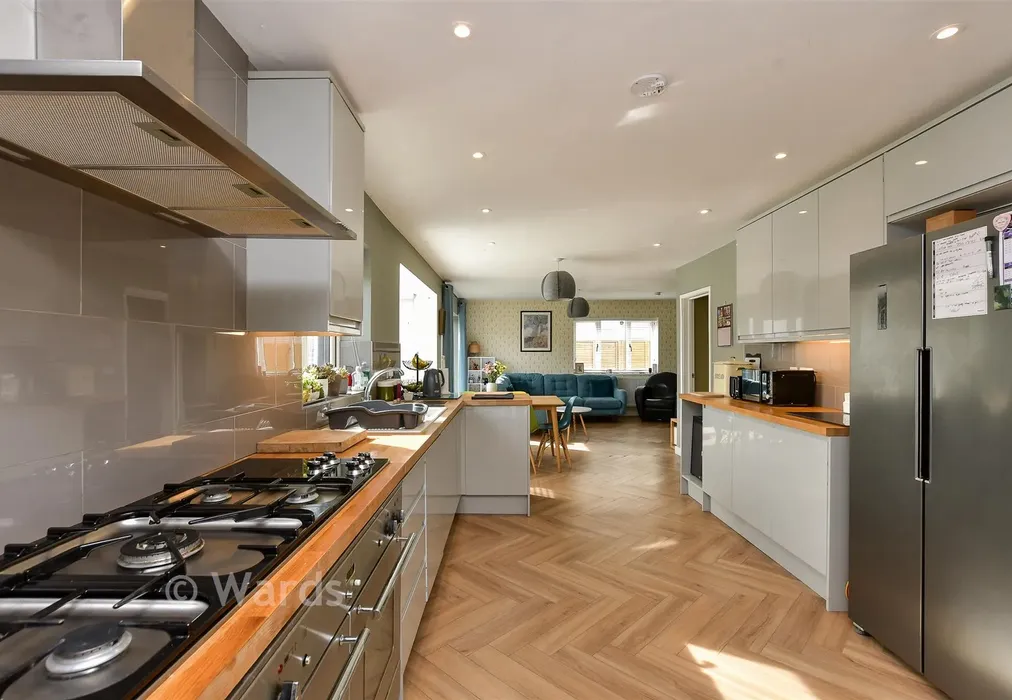 Kitchen - Epple Bay Avenue, Birchington, Kent - Wards of Kent