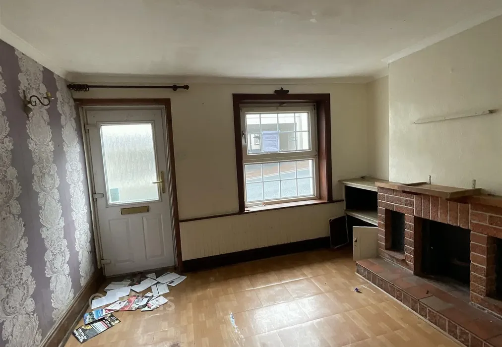 Lounge - High Street, Brading, Isle of Wight - Wards of Kent