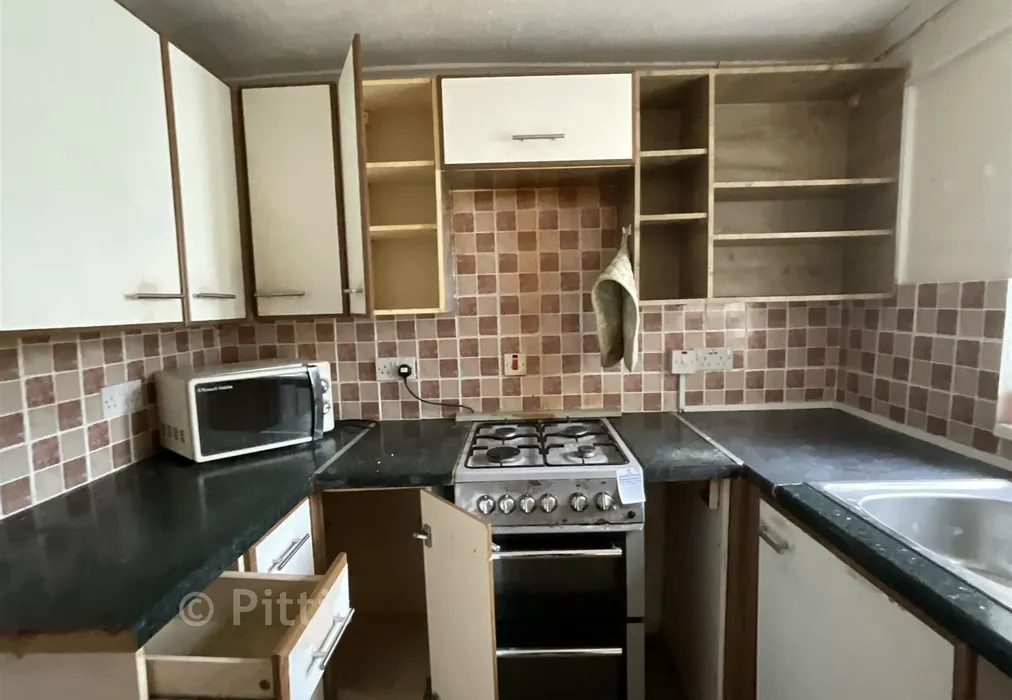 Kitchen - High Street, Brading, Isle of Wight - Wards of Kent