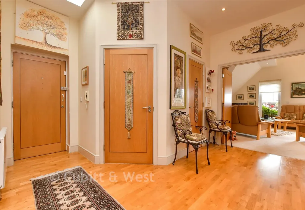 Entrance Hall - Langley Park Road, Sutton, Surrey - Wards of Kent