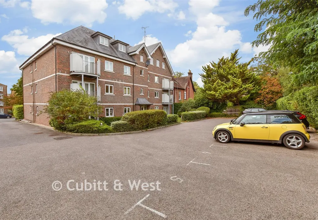 Driveway/Parking - Langley Park Road, Sutton, Surrey - Wards of Kent