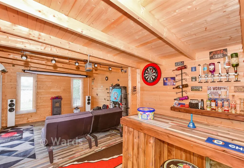 Workshop/Outbuildings - Flaxman Drive, Maidstone, Allington, Kent - Wards of Kent