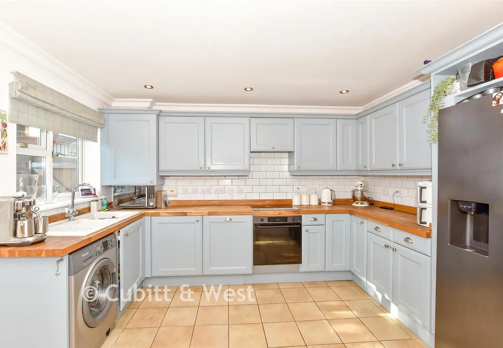 Kitchen/Breakfast Room - Walwyn Close, West Sussex, West Sussex - Wards of Kent