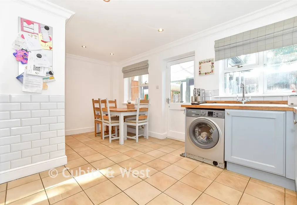 Kitchen/Breakfast Room - Walwyn Close, West Sussex, West Sussex - Wards of Kent