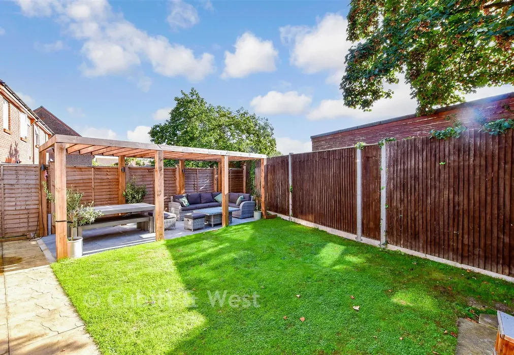 Rear Garden - Walwyn Close, West Sussex, West Sussex - Wards of Kent
