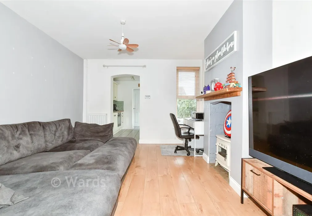 Lounge - Bramley Road, Snodland, Kent - Wards of Kent