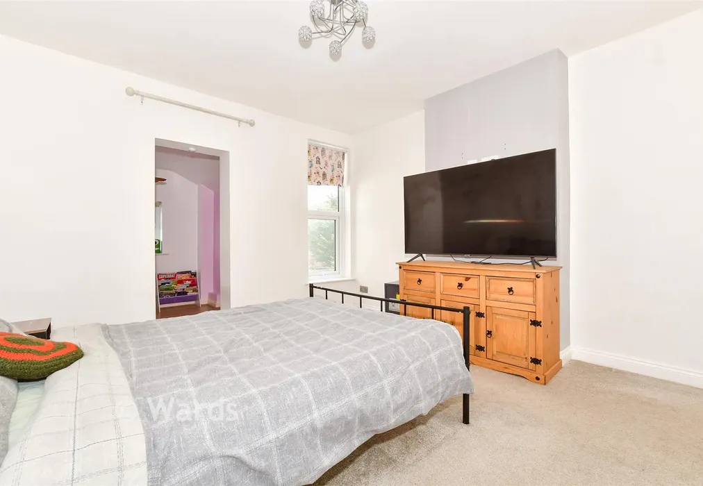 Bedroom 1 - Bramley Road, Snodland, Kent - Wards of Kent
