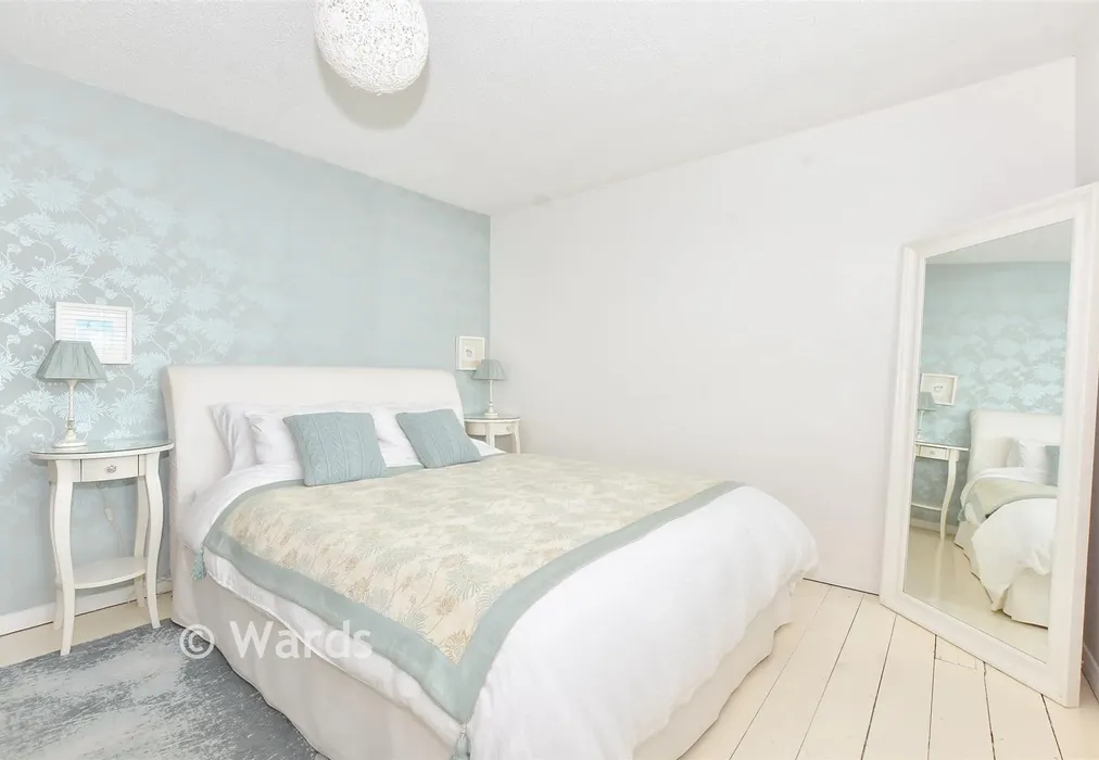 Bedroom 1 - Naildown Close, Seabrook, Hythe, Kent - Wards of Kent