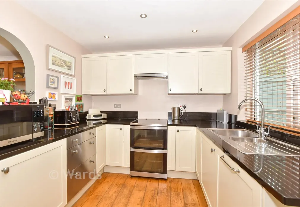 Kitchen - Naildown Close, Seabrook, Hythe, Kent - Wards of Kent