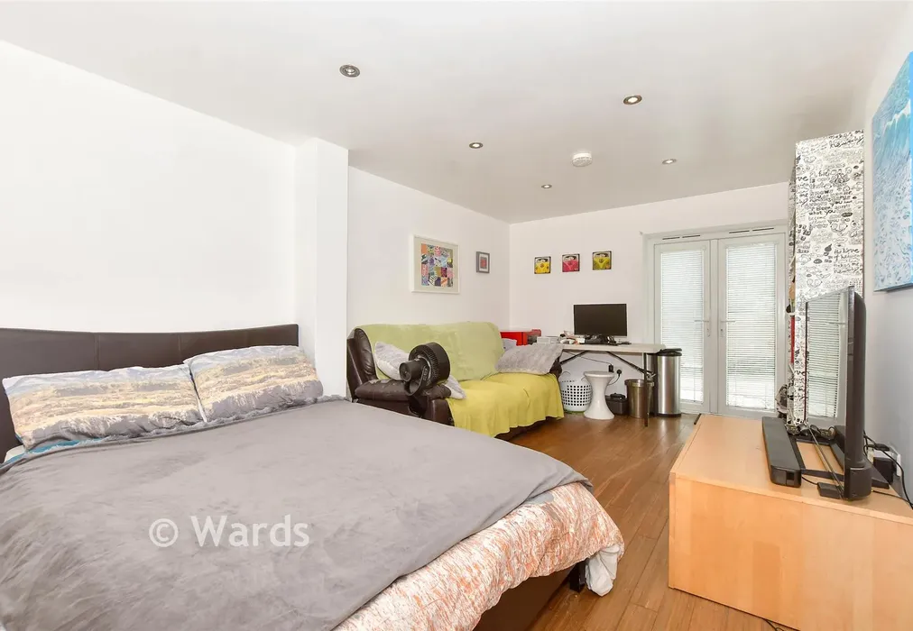 Bedroom 4 - Naildown Close, Seabrook, Hythe, Kent - Wards of Kent