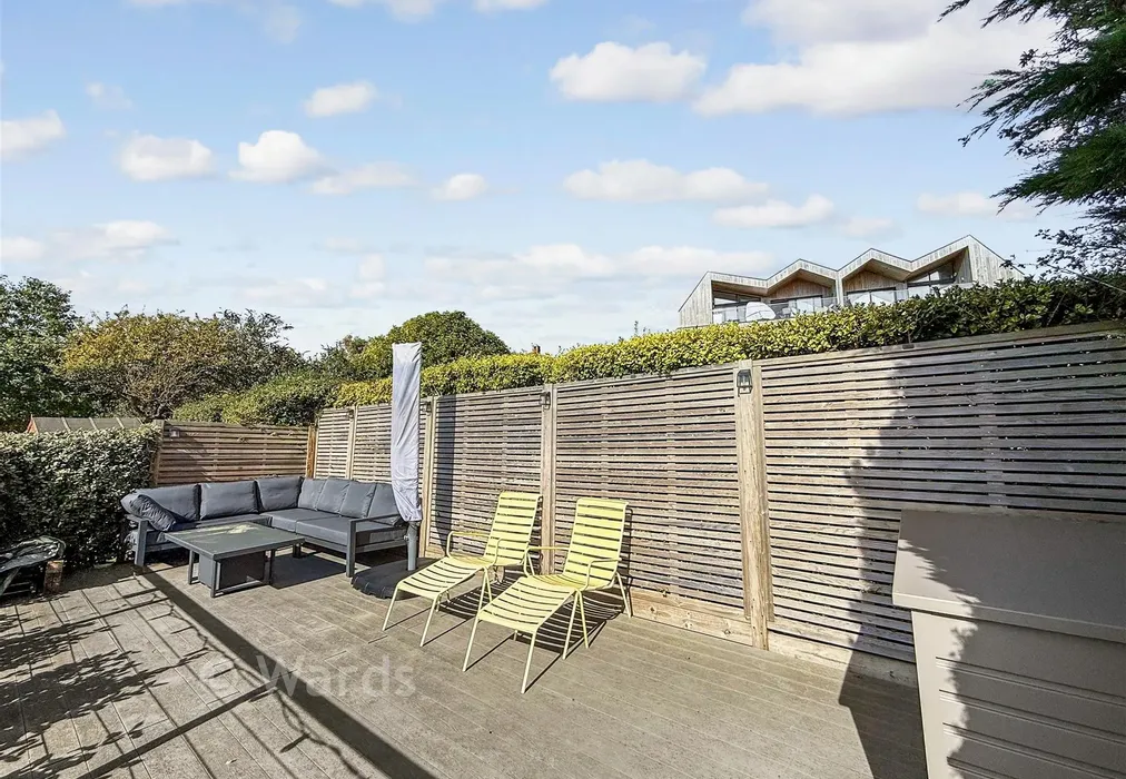 Decking - Naildown Close, Seabrook, Hythe, Kent - Wards of Kent