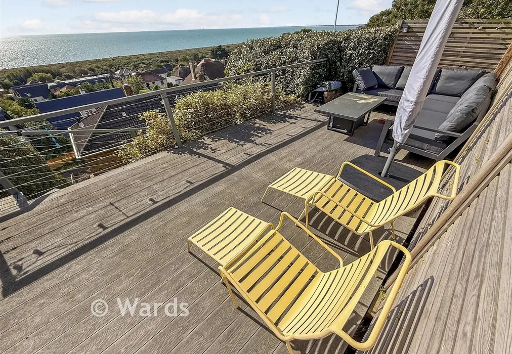 Decking Area - Naildown Close, Seabrook, Hythe, Kent - Wards of Kent