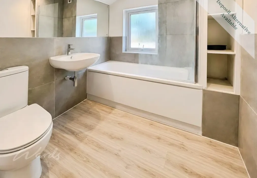 upper bathroom - Upper Luton Road Chatham ME5 - Wards of Kent
