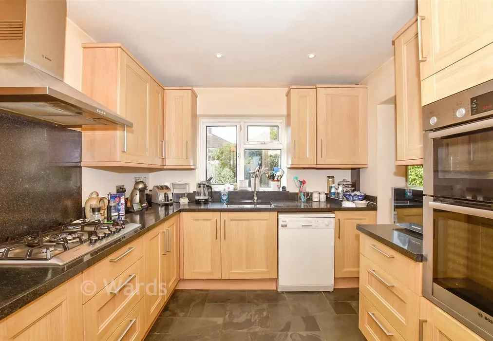 Kitchen - Larch Crescent, Tonbridge, Kent - Wards of Kent