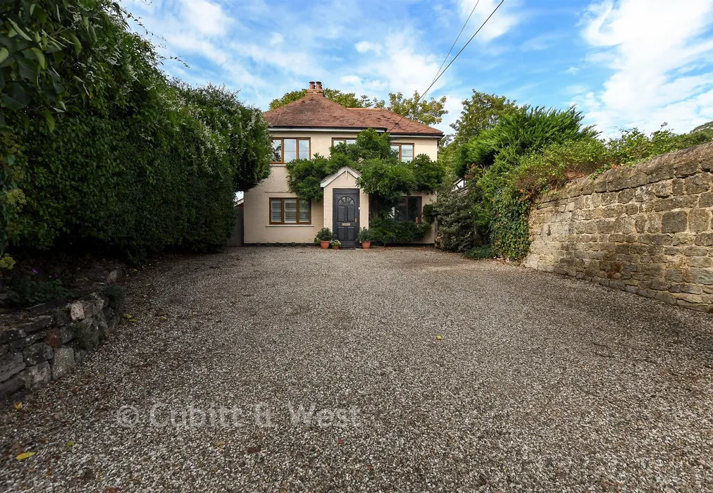 Driveway/Parking - London Road, Pulborough, West Sussex - Wards of Kent
