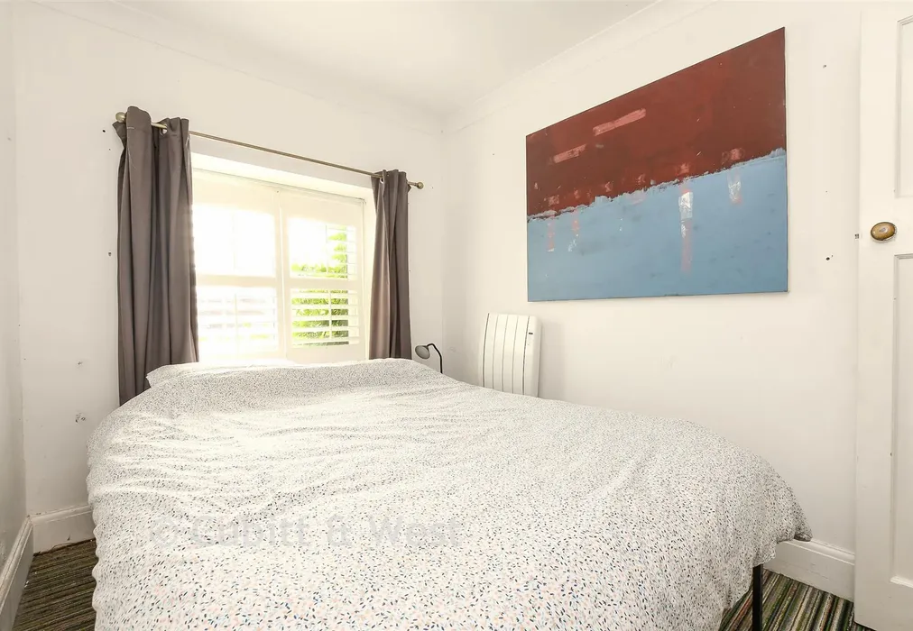 Bedroom 3 - London Road, Pulborough, West Sussex - Wards of Kent