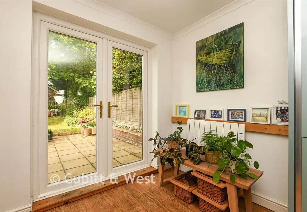 Kitchen - London Road, Pulborough, West Sussex - Wards of Kent