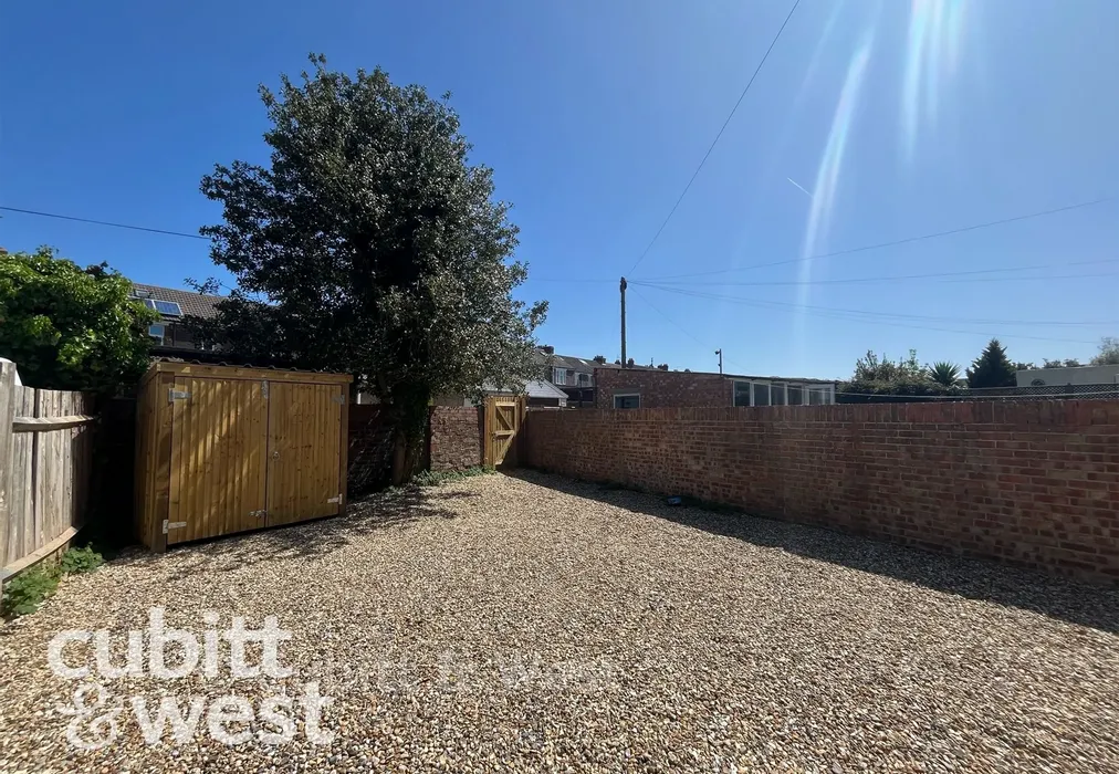 Rear Garden - London Road, Portsmouth, Hampshire - Wards of Kent