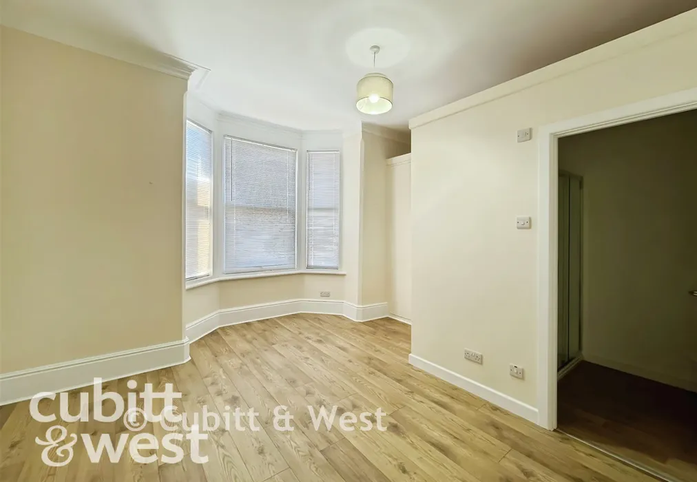 Bedroom 5 - London Road, Portsmouth, Hampshire - Wards of Kent
