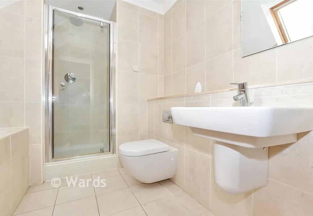 En-Suite Bathroom - North Road, Hythe, Kent - Wards of Kent