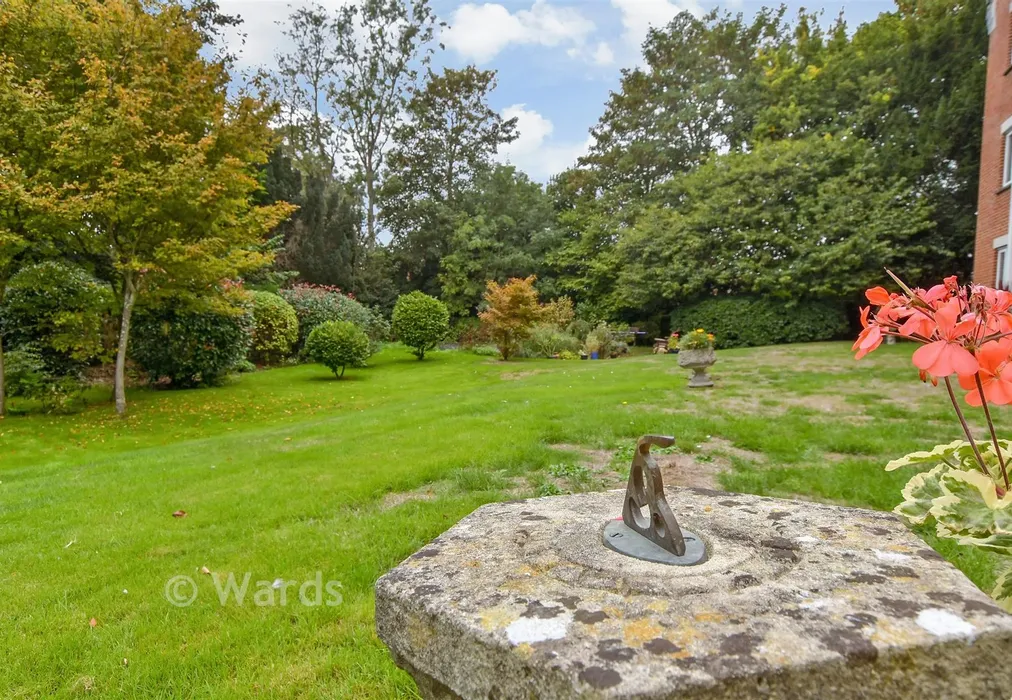 Communal Gardens - North Road, Hythe, Kent - Wards of Kent