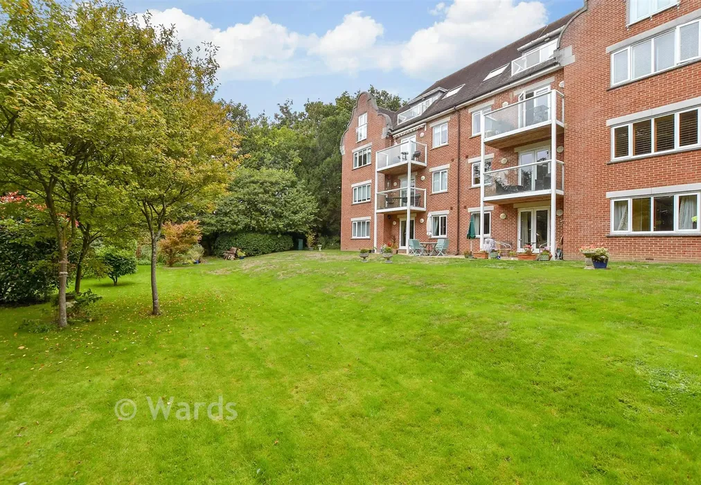 Communal Gardens - North Road, Hythe, Kent - Wards of Kent