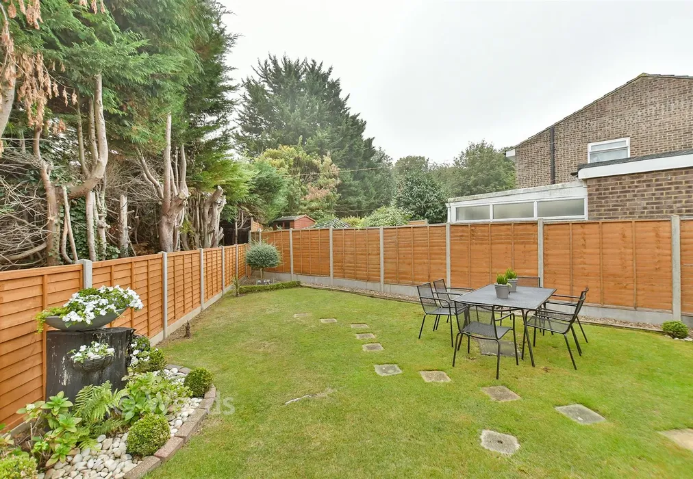 Rear Garden - Austin Close, Darland, Kent - Wards of Kent
