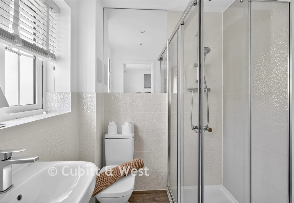 En-Suite - Waxwing Walk, Chichester, West Sussex - Wards of Kent