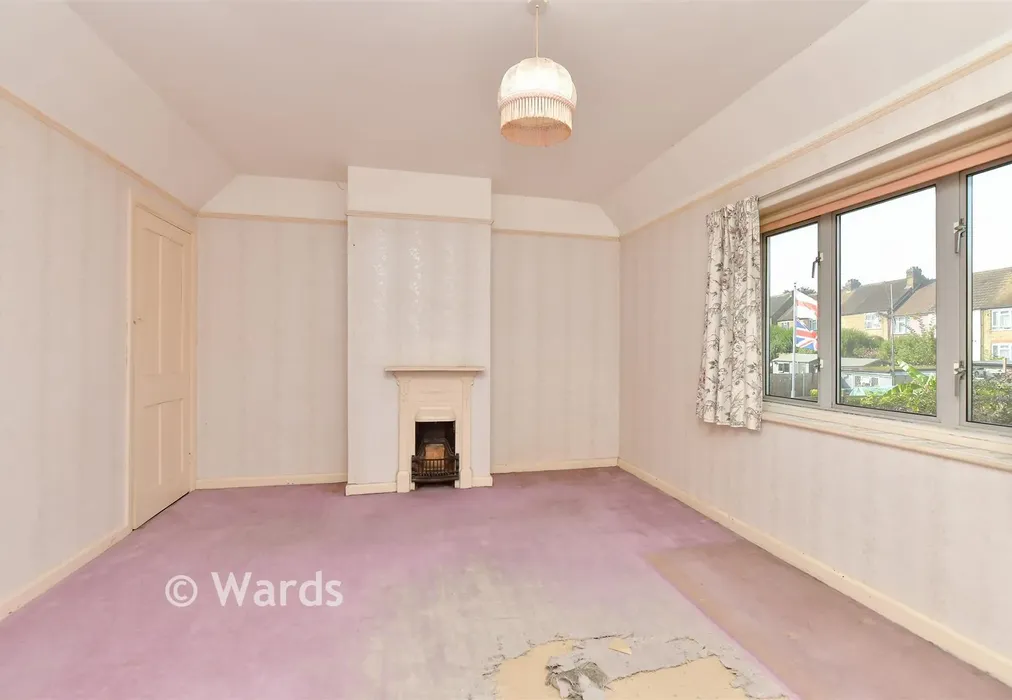 Bedroom 1 - Sturdee Avenue, Gillingham, Kent - Wards of Kent