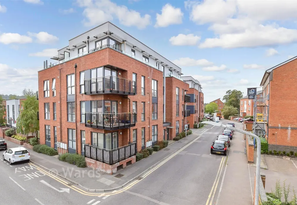 External (Brochure) : - Avebury Avenue, Tonbridge, Kent - Wards of Kent