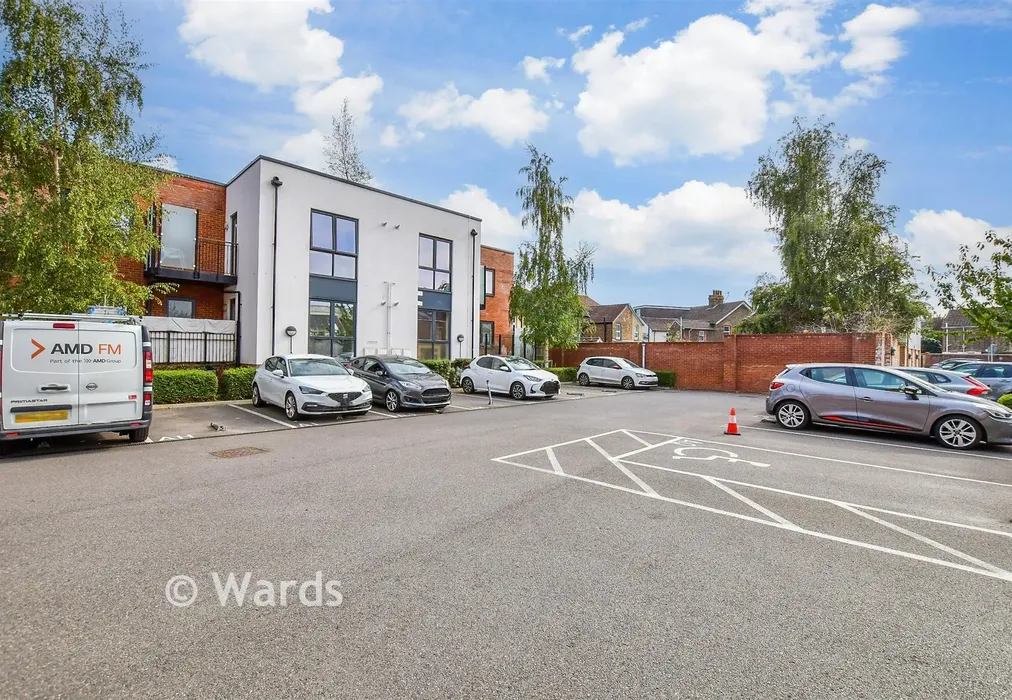 Driveway/Parking : - Avebury Avenue, Tonbridge, Kent - Wards of Kent