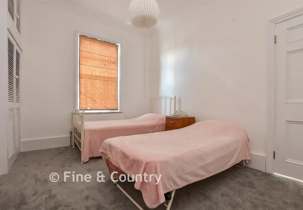 Bedroom 2 - Spencer Square, Ramsgate, Kent - Wards of Kent