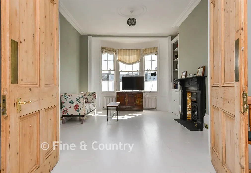 Sitting Room - Spencer Square, Ramsgate, Kent - Wards of Kent