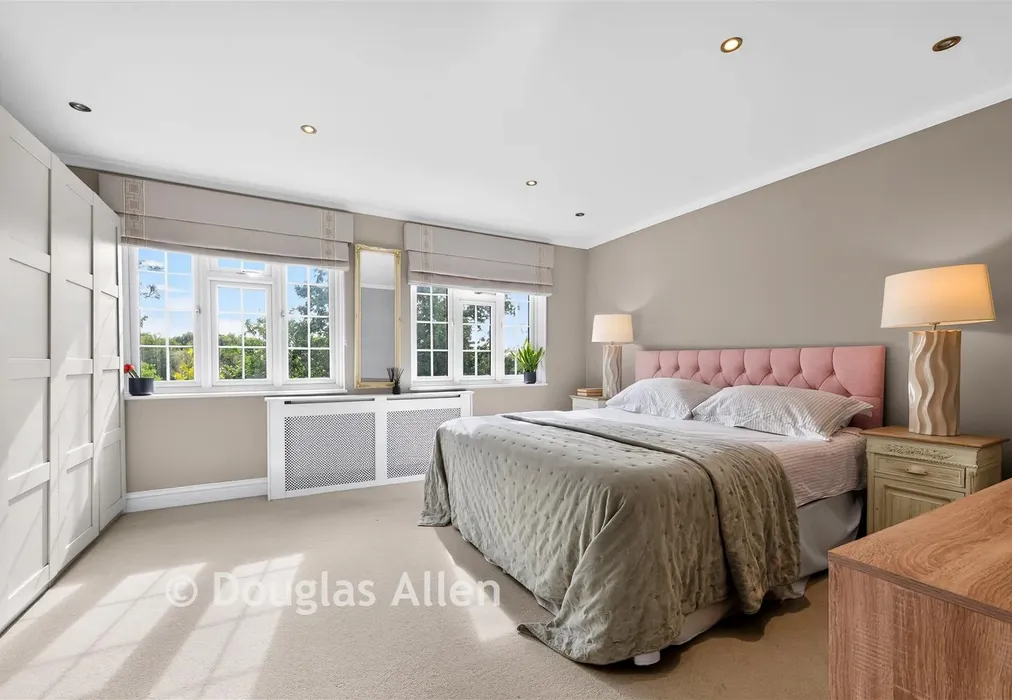 Bedroom - Brook Road, Epping, Essex - Wards of Kent