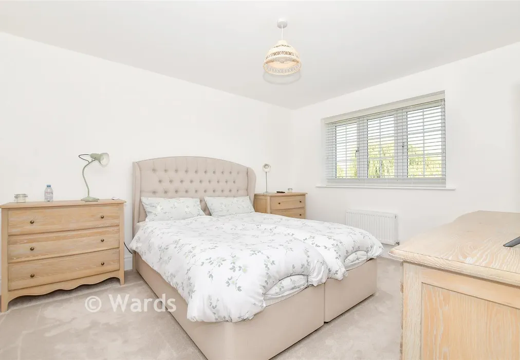 Bedroom 1 - Chapel Garden Close, Kings Hill, Kent - Wards of Kent