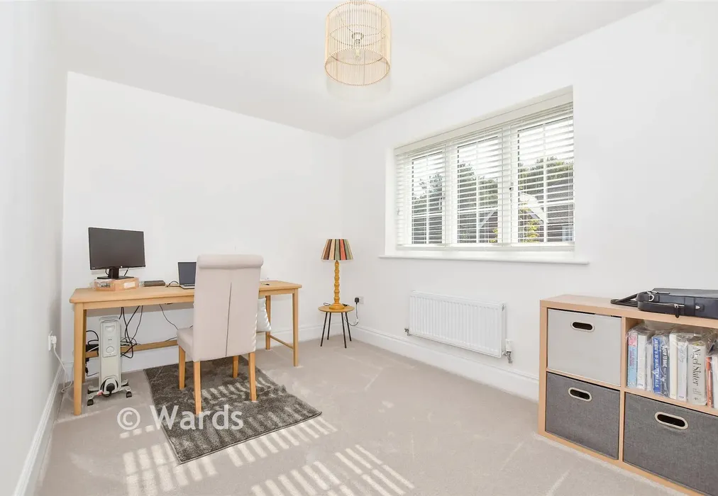 Bedroom 4 - Chapel Garden Close, Kings Hill, Kent - Wards of Kent