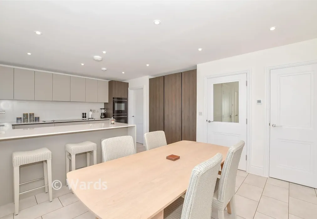 Kitchen/ Breakfast Room - Chapel Garden Close, Kings Hill, Kent - Wards of Kent
