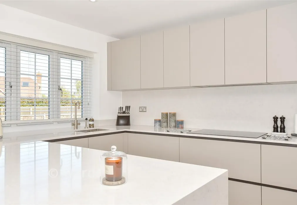 Internal Lifestyle Photograph - Chapel Garden Close, Kings Hill, Kent - Wards of Kent