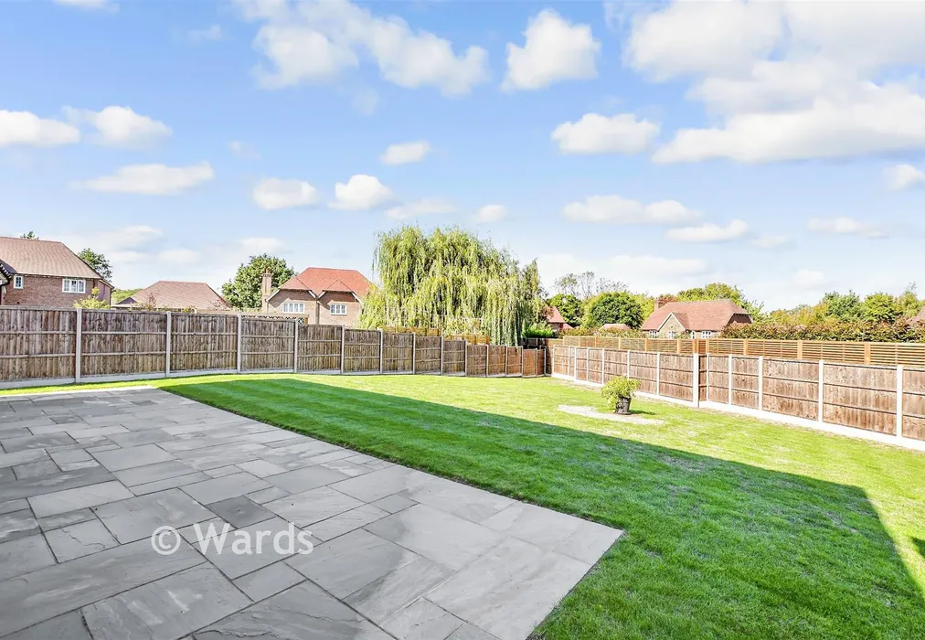 Rear Garden - Chapel Garden Close, Kings Hill, Kent - Wards of Kent