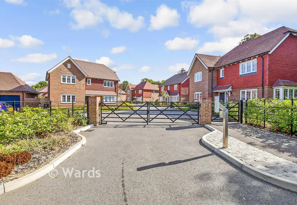 Surrounding Area - Chapel Garden Close, Kings Hill, Kent - Wards of Kent
