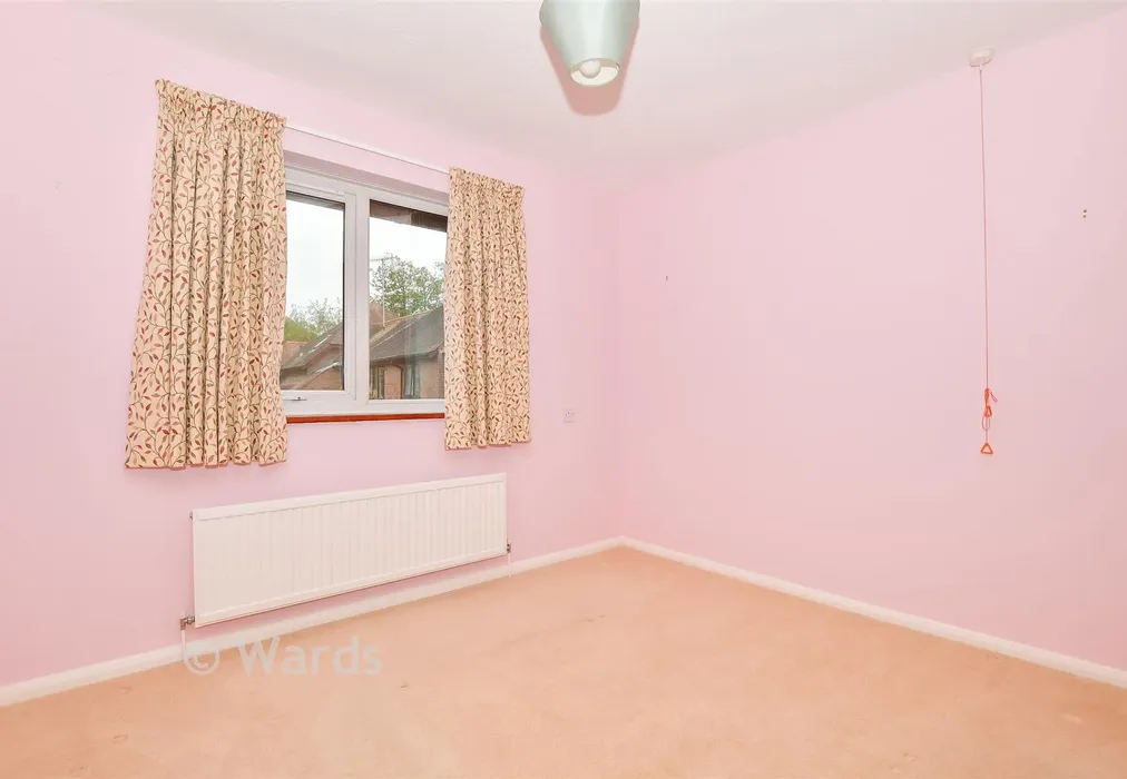 Bedroom 1 - Lyons Crescent, Tonbridge, Kent - Wards of Kent