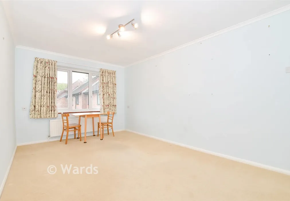 Lounge/Diner - Lyons Crescent, Tonbridge, Kent - Wards of Kent