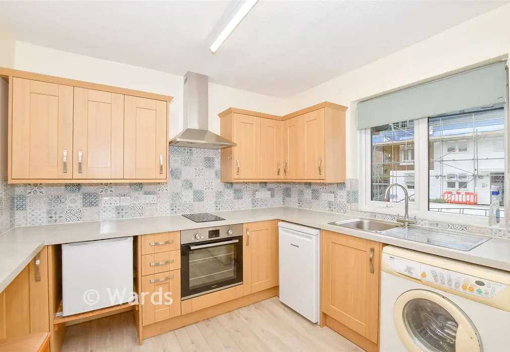 Kitchen - Lyons Crescent, Tonbridge, Kent - Wards of Kent