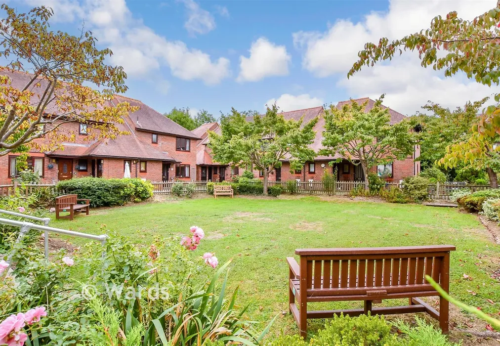 Surrounding Area - Lyons Crescent, Tonbridge, Kent - Wards of Kent